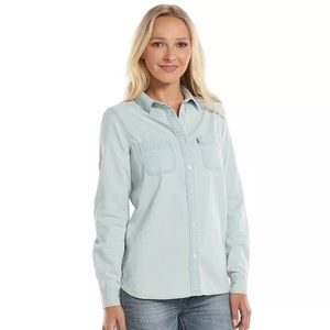 Levi’s Lught Blue Denim Long Sleeve Button Up Shirt